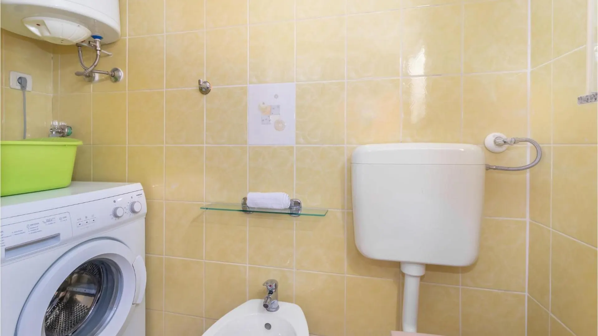 Amazing Home In Krizisce With Kitchen Veli Dol 0*,