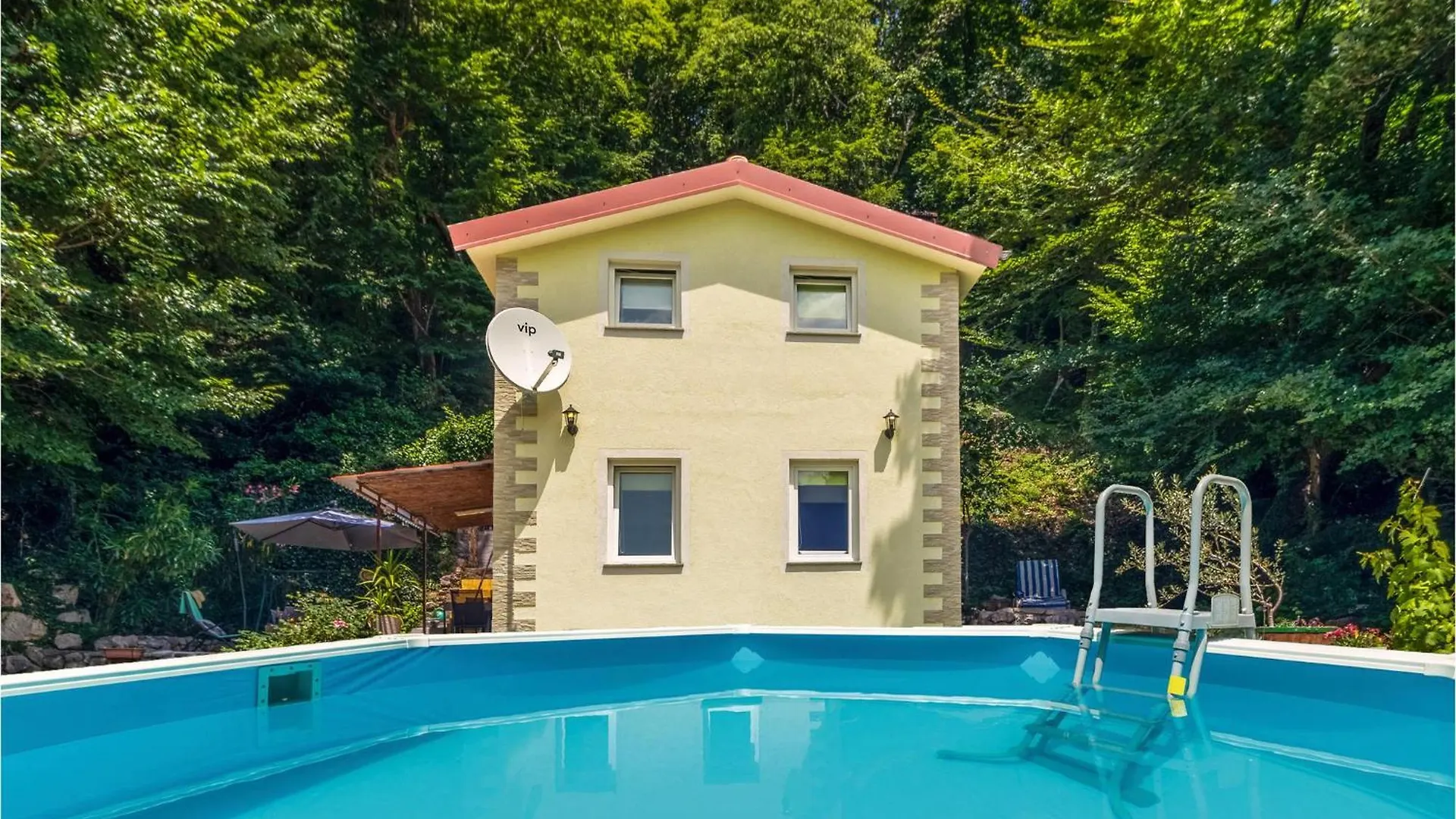 Amazing Home In Krizisce With Kitchen Veli Dol