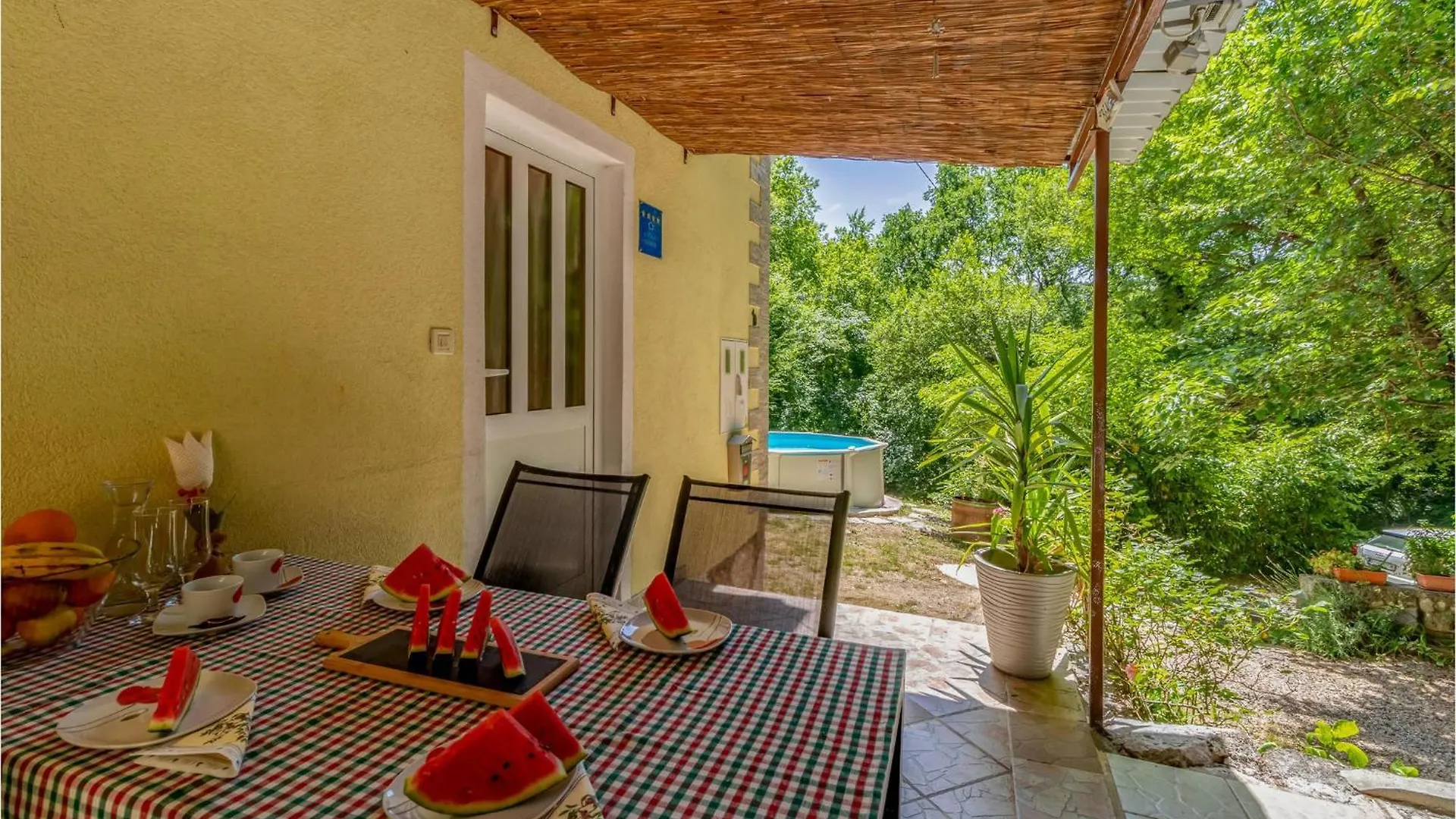 Amazing Home In Krizisce With Kitchen Veli Dol 펜션