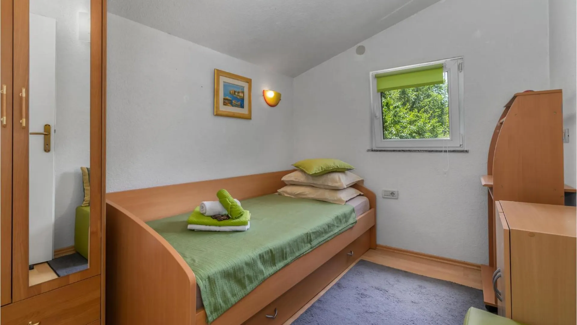 펜션 Amazing Home In Krizisce With Kitchen Veli Dol